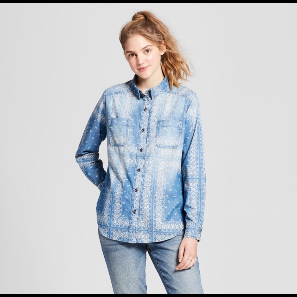 Mossimo boyfriend fit denim button down